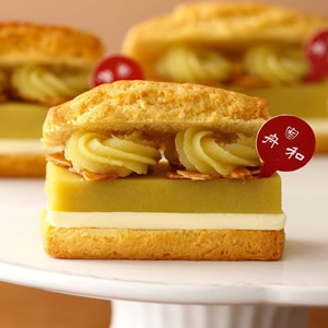 舟和の芋ようかんと発酵バターのスコーンサンド