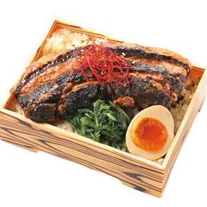 大ぶり！トロッと角煮めし